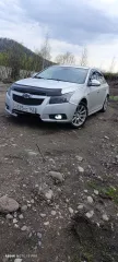 Chevrolet Cruze 2010 легковой автомобиль марки: CHEVROLET, модель: CRUZE, год выпуска: 2010 г. С имуществом, являющимся предметом продажи, и имеющимися в отношении этого имущества правоустанавливающими документами можно ознакомиться с момента публикации сообщения о продаже и до даты завершения…