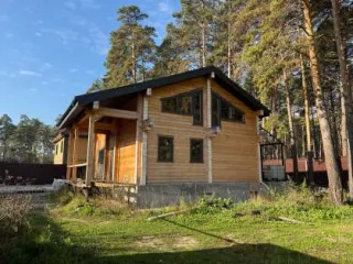 Земельный участок 846 кв.м и жилой дом 150 кв.м, Новосибирская область Зем. участок: НСО, Кудряш. с/с, п.Приобский, пл. 846,0 кв.м. Жилой дом, общей пл.150 кв.м <p>Земельный участок площадью 846,0 кв. метров, имеющий кадастровый номер 54:19:012602:2316, категория земель «Земли населенных пунктов»…
