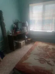 Доля в праве общей долевой собственности на жилое помещение. Кадастровый номер: 22:49:020105:3808. Адрес: Российская Федерация, Алтайский край, Топчихинский район, село Топчиха, переулок Лесной, дом 2а, квартира 6. Площадь: 42.2 м².