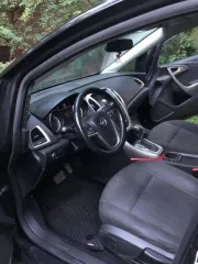 Opel Astra 2011 года, 115 л.с., 162040 км, АКПП. Легковой автомобиль, марка, модель: OPEL ASTRA, VIN: XUFPD6DD9B3026558, категория ТС – В, 2011 г.в., модель двигателя A16XER 20RJ6407, кузов: XUFPD6DD9B3026558, цвет кузова – черный, мощность двигателя, л.с. (кВт) – 115 (85), рабочий объем двигателя…