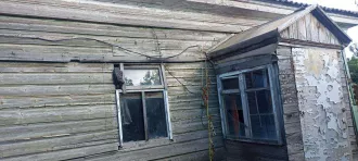 Жилое здание, площадь 42,9 кв.м., кадастровый номер 61:08:0070401:259 и земельный участок, площадь 1334 кв.м., категория земель - земли населенных пунктов, разрешенное использование - для ведения личного подсобного хозяйства, кадастровый номер 61:08:0070401:107. Адрес: Ростовская обл., Волгодонской…