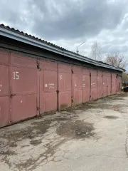 Продажа находящихся в федеральной собственности объектов недвижимого имущества общей площадью 1 044,1 кв. метра с одновременным предоставлением в аренду находящегося в федеральной собственности земельного участка площадью 2 706 кв. метров (кадастровый номер 47:13:1202007:20), на котором расположены…
