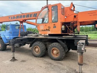 Автокран МКТ, 2008 г.в., г/н Е469ТТ21, VIN Х89МКТ25580АР7177, цвет голубой. Вид транспорта: АМТС, год выпуска 2008, VIN номер Х89МКТ25580АР7177, марка и модель Автокран МКТ.