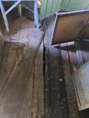 Земельный участок с кадастровым номером: 38:21:010102:2713, площадью 1 113 кв.м. и жилой дом с кадастровым номером: 38:21:010102:1366, площадью 38,7 кв.м., расположенные по адресу: РОССИЯ, Иркутская область, муниципальный округ Чунский, рабочий поселок Чунский, улица Луначарского, д.60А С…