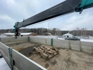 Грузовой бортовой автомобиль Isuzu 4389W8 с КМУ, 2020 года выпуска, VIN Z9G4389W8L0000271.