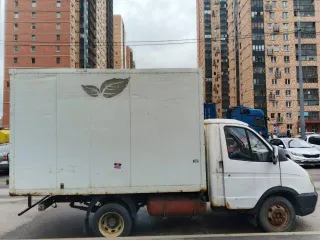 ГАЗ 3302 2011 года, синий, VIN X3X274700B0449619. Грузовой рефрижератор, объем 2096 см³, мощность 107 л/с, пробег 371 806 км. Не на ходу, разобран двигатель, требуется капитальный ремонт. Находится в Санкт-Петербурге.