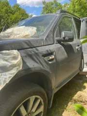 Land Rover Freelander 2009 года, 160 лс. Автомобиль Land Rover Freelander 2, 2009 года выпуска, VIN SALFA2BB8AH150564, цвет темно-серый.