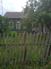 Дом 42,4 кв.м. и земельный участок 3693 кв.м. в Рязанской области, Рыбновский район, Чуриловское сельское поселение, деревня Чемрово, дом 50. Кадастровый номер дома: 62:13:1060101:85, участка: 62:13:1060101:4.