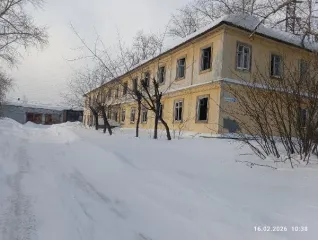 Здание военкомата 609,3 кв.м с участком 1607 кв.м, Нижняя Тура, Свердловская область. Здание военного комиссариата, назначение: нежилое; площадь - 609,3 кв.м.; этажность: 2; кадастровый номер 66:17:0808002:168, с земельным участком площадью 1607,0 кв.м., категория земель - земли населенных пунктов…