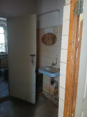 Нежилое помещение 162.4 м² в Нефтеюганске по адресу: Тюменская область, Ханты-Мансийский автономный округ - Югра, г Нефтеюганск, ул Строителей, здание № 6, помещение № 6. Назначение: нежилое. Расположение на этажах 01 и 02. Кадастровый номер помещения: 86:20:0000047:201, кадастровый номер здания…