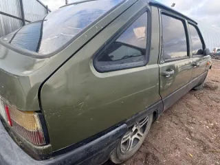 ВАЗ-21063 1990, ИЖ 2126-030 2003. ВАЗ-21063 1990 года, госномер отсутствует, цвет бежевый, VIN XTA210630L2419060 повреждён. Состояние: б/у, кузов мятый, верх покрыт черной пленкой, ржавчина по кузову, салон разукомплектован, без аккумулятора, документы и ключи отсутствуют. ИЖ 2126-030 2003 года…