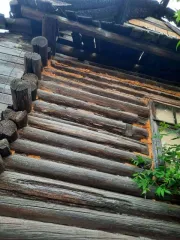 Доля дома 57.4 м² и участка 415 м² в Ижевске: 1/3 доля в праве общей долевой собственности на жилой дом, общей площадью 57,4 кв.м., кадастровый номер 18:26:040234:26, и 1/3 доля в праве общей долевой собственности на земельный участок под домом, общей площадью 415 кв.м., кадастровый номер…