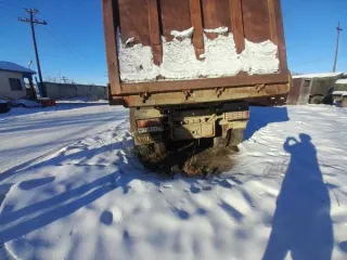 Грузовой самосвал марка БЦМ-52, 2007 г.в., госномер М399ОХ75, цвет красный. VIN: X3W6539A070000405. Шасси (рама): X9PJSG0D17W872268. Кузов (прицеп): X3W6539A070000405. Двигатель в рабочем состоянии, электрика в неисправном состоянии. Назначение: для перевозки, автоматизированной выгрузки сыпучих и…