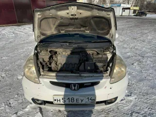 Honda Fit 2002 года, 86 лс, 322000 км, АКПП, государственный регистрационный номер: Н518ЕУ14, паспорт транспортного средства: 9905685394 от 07.03.2019, свидетельство о регистрации транспортного средства: 27МХ321341 от 19.04.2018. Примерный пробег 322 000