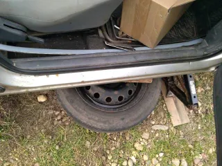 Daewoo Nexia 2005 года, 85 л.с., пробег 450000 км. VIN: XWB3D31UD5A030564, седан, серебристый цвет, механическая коробка передач. Имеет внешние повреждения: потертости, царапины, вмятины, очаги коррозии на кузове, трещины и сколы стекол. Со слов должника, двигатель неисправен. По данным ГИБДД…