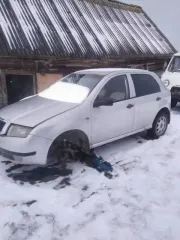 Skoda Fabia 2001 года, 59 лс, легковой автомобиль, Skoda Fabia Classic, 2001 г.в., рег. номер М544АН46, VIN TMBPH16Y123361104. Машина стоит в разобранном состоянии, не на ходу.