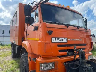 Автофургон мастерская 42261Т Камаз, VIN:X8942261TF0DA8001, 2015 год, госномер В725ХВ178, оранжевый, следы эксплуатации, техническое состояние неизвестно.