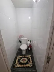 Квартира, состоящая из 2 (Двух) комнат общей площадью 56,0 кв.м., расположенная на 10 этаже 17-этажного дома, по адресу: город Москва, вн.тер.г. городской округ Троицк, проспект Нововатутинский, дом 14, квартира 44, кадастровый номер: 77:17:0140116:7956
