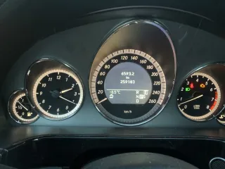 MERCEDES BENZ E 350 4MATIC, 2011, Автомобиль марки MERCEDES модель BENZ E 350 4MATIC 2011 г.в. VIN номер WDD2120871A438881. Доп.информацию можно получить с момента публикации сообщения о торгах и до окончания периода приема заявок по будням с 10:00 до 17:00 по адресу: 677978@mail.ru, а также на…