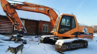 MUSTANG 2086 погрузчик, гос. знак 4041 ХЕ 24, MMC02086F00005305, цвет желтый, 2014; Liebherr R 916 LC экскаватор, гос. знак 4052 ХЕ 24, WLHZ1301CZD038902, цвет желтый, 2014; Liebherr R 916 LC экскаватор, гос. знак 4053 ХЕ 24, WLHZ1301KZD038900, цвет желтый, 2014; Харвестер 2054 манипулятор…