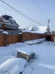 Земельный участок в Иркутской области, Иркутском районе, пашня южнее д. Новогрудинина, кадастровый номер 38:06:150201:294, площадью 1054 кв.м. Категория земель: земли населенных пунктов. Вид разрешенного использования: под дачное строительство. Жилой дом по адресу: Иркутская область, Иркутский…