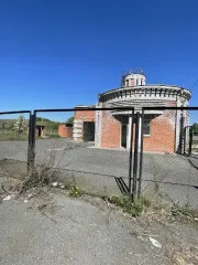 Земельный участок 2186,2 кв.м и нежилое здание 162 кв.м, 2 этажа, Красноярский край. Земельный участок с кадастровым номером 24:11:0290101:1, площадью 2186,2 кв. м с расположенным на нем нежилым зданием – Стационарный пост ДПС ГИБДД, общей площадью 162 кв. м, кадастровый номер 24:11:0000000:6770…