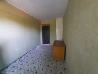 Жилое помещение, кадастровый номер 19:03:040201:3268, площадью 9,9 м2, расположенное по адресу: Республика Хакасия, г Саяногорск, мкр Ленинградский, д 26Б, к 29, на 2 этаже 5-этажного панельного здания