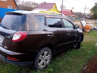 Geely Emgrand X7 2015 легковой автомобиль Джили Эмгранд Х7, год выпуска 2015, грз К930НК35, пробег 127 696 км.