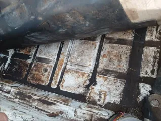 LADA 2107, 2011 года выпуска, модель LADA 210740. Автомобиль находится в удовлетворительном состоянии. Пробег более 500 000 км. Объем двигателя 72,7 л.с. (53,5 кВт). Коробка передач механика. VIN номер ХТА210740В3089528. Экологический класс третий.