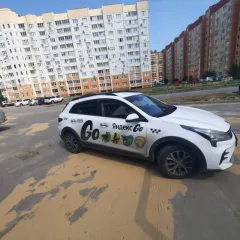 Kia Rio 2021 года выпуска, цвет белый, VIN Z94C351BBMR157271, мощность 113 л.с., пробег 500 000 км, автоматическая коробка передач.