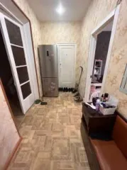 Жилое помещение, общая долевая собственность, доля в праве 1/4, кадастровый номер: 38:26:040105:7869, расположенное по адресу: Иркутская область, г. Ангарск, кв-л. 80-й, д. 6, кв. 13. Ознакомление с имуществом осуществляется по адресу нахождения имущества, в период приема заявок в рабочие дни по…