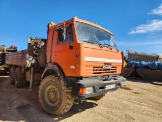 Движимое имущество (автомобили, специализированная техника), расположенное по адресу: г. Самара п. Козелки автобаза №2. Полуприцеп автомобильный НЕФАЗ 9334-10, VIN X1F9334P0A0013171, г.в 2010, гос.рег.знак АУ 0869 63. Автомобиль КАМАЗ 44108-10, VIN XTC44108KA2373168, г.в 2010 гос.рег.знак Н 001 УМ…