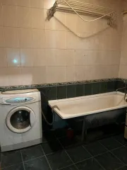 Квартира 41 кв.м в Ульяновске, Ульяновская область, улица Локомотивная, дом 199, квартира 42. Кадастровый номер 73:24:010204:1403. Продается доля в праве собственности 2/3. Сособственникам направлено предложение о преимущественной покупке, в установленный срок согласие не получено.