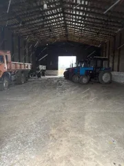 Имущественный комплекс в Татарстане: здание цеха забоя 1072 кв.м, контора 589.3 кв.м, гараж 294.6 кв.м, склад минеральных удобрений 1186.2 кв.м, арочный склад 657 кв.м, зернохранилища 620.4 кв.м и 625.5 кв.м, пункт технического обслуживания 388.7 кв.м, фуражный склад 1124.7 кв.м, зерносклады 629.2…