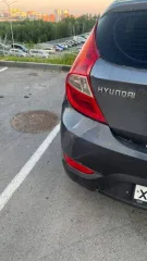 Хэтчбек Hyundai Solaris 2013 года, черно-серый цвет, VIN Z94CT51CBDR079730