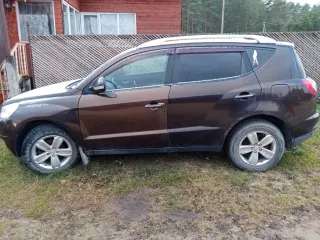 Geely Emgrand X7 2015 легковой автомобиль Джили Эмгранд Х7, год выпуска 2015, грз К930НК35, пробег 127 696 км.