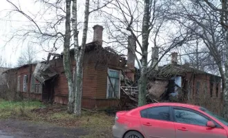 Жилой дом, 421.6 кв. м, Ленинградская область. Жилой дом 1-этажный, кадастровый номер 47:11:0000000:236 по адресу: Ленинградская область, Волховский район, г. Новая Ладога, пер. Кузнечный, д. 12а. Вид ограничений и обременений: объект культурного наследия регионального значения. Общая площадь…