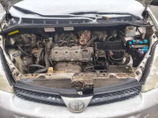 Toyota Sienna 2004 года, 218 л.с., пробег 100000 км, АКПП. Легковой автомобиль Toyota Sienna LE, 2004 г.в., VIN 5TDZA23C74S113839.