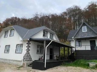 Дом 90 кв.м, земельный участок 1295 кв.м и комплекс имущества, Тульская обл. Россия, Тульская обл, Алексинский р-н, г Алексин, СТ "Ока", уч. №28б, в том числе: земельный участок, площадью 1295 кв.м, кадастровый (условный) номер: 71:24:020229:110, с незарегистрированными на нем 2-мя объектами…