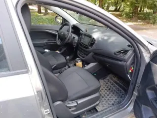 LADA Vesta 2018 года, цвет кузова серый. VIN: XTAGFL110JY200211. Мощность двигателя 106.1 л.с. (78 кВт).