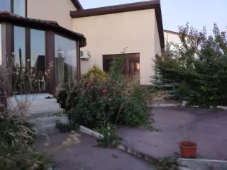 Здание (кадастровый номер: 74:33:0207003:752, назначение объекта недвижимости: жилое, местоположение: Челябинская область, г. Магнитогорск, ул. Юбилейная, д. 167, площадь: 365,9 кв.м.), земельный участок (кадастровый номер: 74:33:0207003:493, виды разрешенного использования объекта недвижимости…