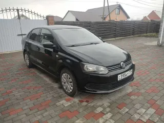 Volkswagen Polo 2011 легковой автомобиль, 2011 года выпуска, с VIN номером XW8ZZZ61ZCG021870.