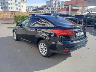 Ford Focus 2018 года выпуска. Легковой автомобиль, седан. VIN: Z6F4XXEEC4JS49287. Государственный регистрационный знак: В851МА977. Привод передний. Объем двигателя 1498 см³, мощность 149.6 л.с. Коробка передач — автомат. Экологический класс 5. Пробег 354273 км. Назначение: pryamie.