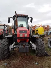 Трактор Беларус-1523, 2013 года выпуска, красного цвета, заводской номер 15005198, номер двигателя 123198, номер коробки 065043. Частично разукомплектован: отсутствует навесное оборудование, АКБ, частично проводка, в нерабочем состоянии, трещина в КПП.