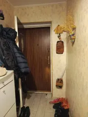 Доля квартиры 66.9 кв.м в Калининградской области. 1/4 доля квартиры, еще 1/4 доля квартиры. Доля в размере 1/4 в праве общей долевой собственности на объект-квартира, площадь 66.9 кв.м., адрес: Калининградская обл., г. Советск, ул. Тургенева, д. 20, кв. 19, кадастровый номер: 39:16:010620:127