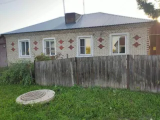 Дом 42,3 кв.м и участок 1014 кв.м, Алтайский край. Дом блокированной застройки, по адресу: Алтайский край, Первомайский р-н, с. Зудилово, ул. Юбилейная, д. 49, кв. 2, кадастровый номер: 22:33:021612:95, площадь 42,3 кв.м. Земельный участок, по адресу: Алтайский край, Первомайский р-н, с. Зудилово…