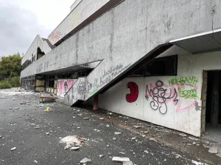 Здание 1377.8 кв.м, сооружения, земельный участок 1301 кв.м, Нижний Тагил. Производственный объект, единый объект. Здание площадь 1377.8 кв.м., назначение: НЕЖИЛОЕ, адрес (местонахождение): Россия, НИЖНИЙ ТАГИЛ, ПАПАНИНА, дом 6, кадастровый (условный) номер: 66:56:0110015:316. Иной объект…