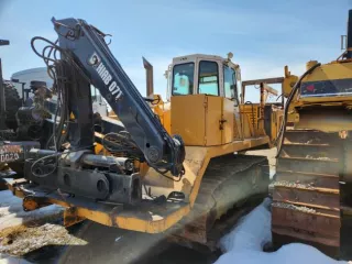 Экскаватор гусеничный Hyundai R300LC-9SH, заводской номер HHKHZ808LE0000183, 2014 год выпуска, госномер 58 УЕ 9248 (63 СВ 9366). Экскаватор гусеничный Hyundai R300LC-9S, заводской номер HHKHZ810LE0001178, 2014 год выпуска, госномер 58 УЕ 9241 (63 СВ 9362). Трактор ДТ-75 ДЕРС2 с буровой установкой…