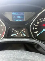 Ford Focus 2012 года, 104,7 лс, 216654 км, АКПП, идентификационный номер (VIN): X9FKXXEEBKCR72774, цвет кузова: белый, мощность двигателя, л.с. (кВт): 104,72 (77); рабочий объем двигателя, куб.см.: 1596, разрешенная максимальная масса, кг: 1825; масса без нагрузки, кг: 1316, государственный…