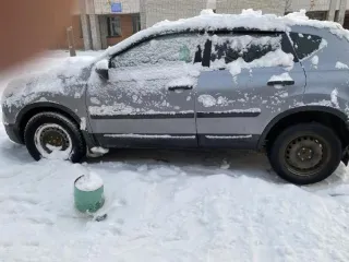 Nissan Qashqai 2010 года, серый, госномер Н248УР29, VIN SJNFAAJ10U2157833. ВАЗ 21150 2005 года, светло-серый, госномер К653РР29, VIN XTA21150054054824. Продаются единым лотом для прямого использования. Сопроводительные документы отсутствуют.